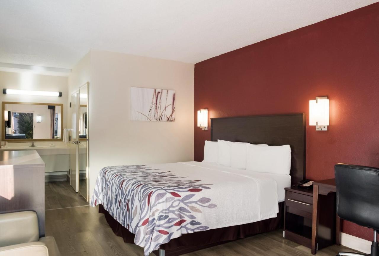 Red Roof Inn Tupelo Bagian luar foto