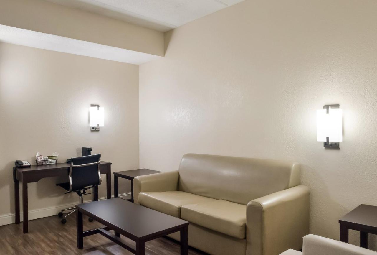 Red Roof Inn Tupelo Bagian luar foto