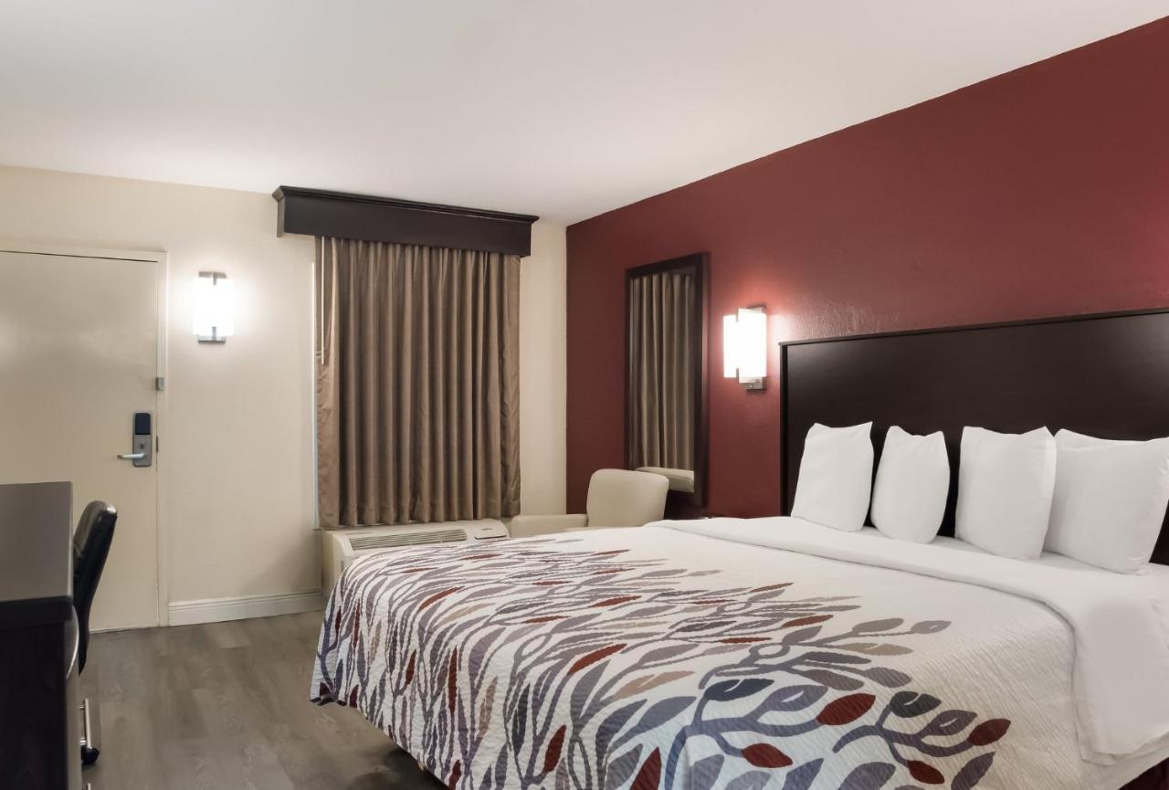 Red Roof Inn Tupelo Bagian luar foto
