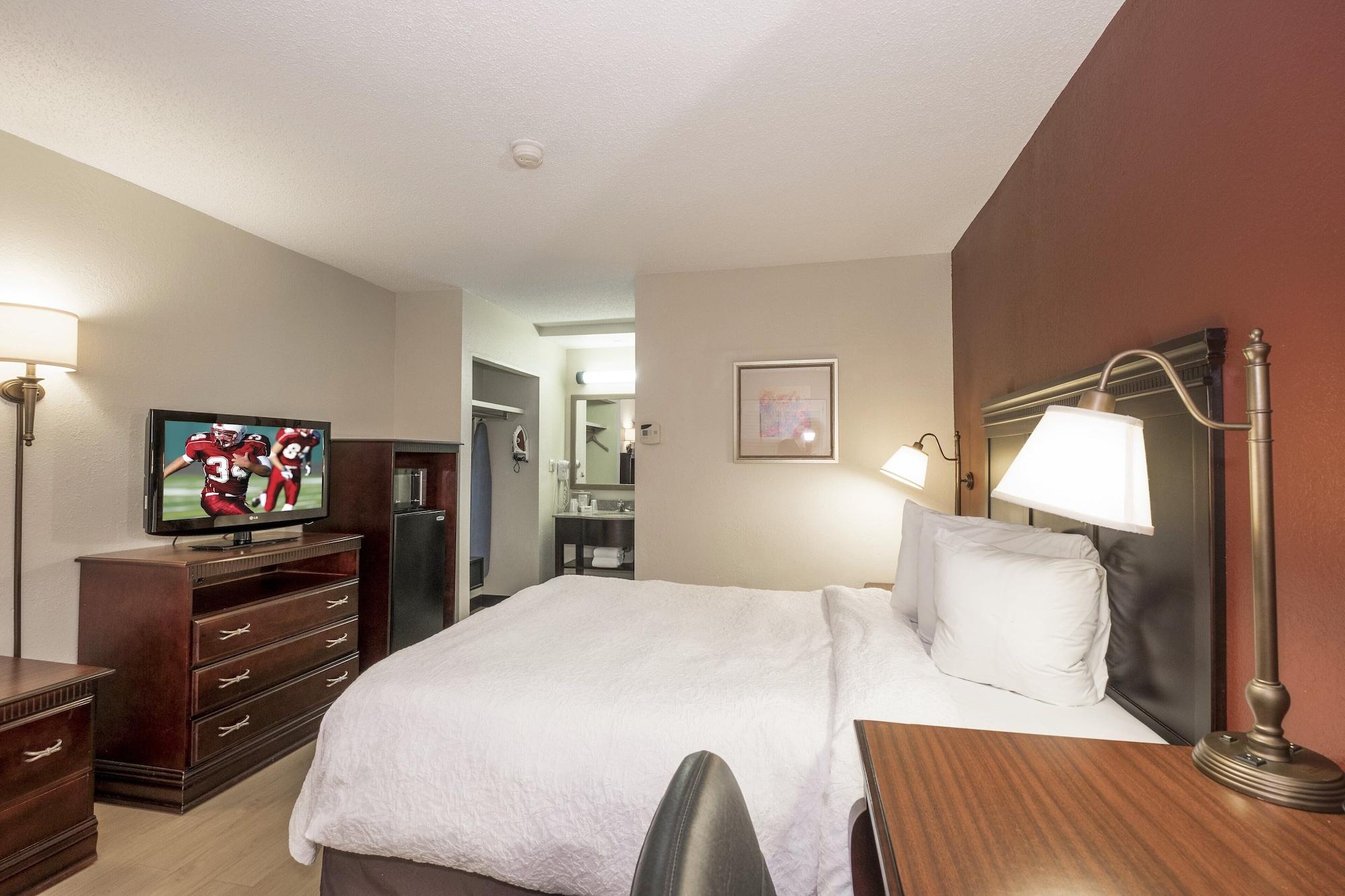 Red Roof Inn Tupelo Bagian luar foto