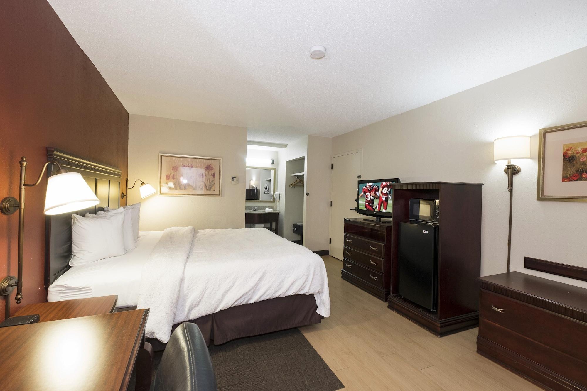 Red Roof Inn Tupelo Bagian luar foto